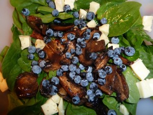 spinach salad with warm mushroom vinaigrette