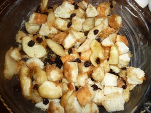 Apple and Pear Bread Pudding - add the raisins and bread