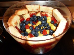 The King's Trifle - add the fruit cocktail