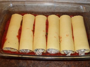Manicotti with Meat, Cheese and Spinach - fill the pan