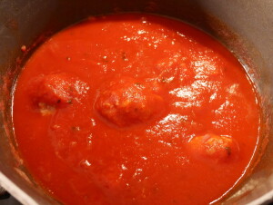Meatballs in Tomato Sauce - cook right in the sauce